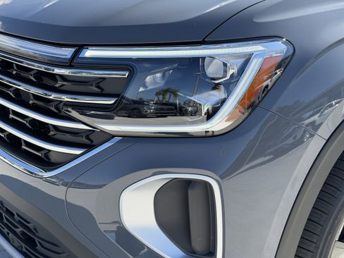 New 2026 Volkswagen Atlas SE image 8