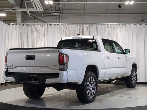 Used 2021 Toyota Tacoma Limited image 17