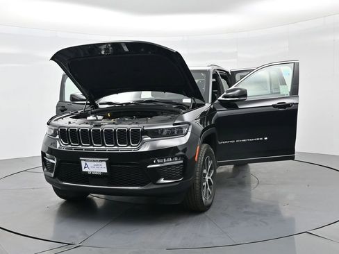 New 2025 Jeep Grand Cherokee Limited AWD/4WD image 34