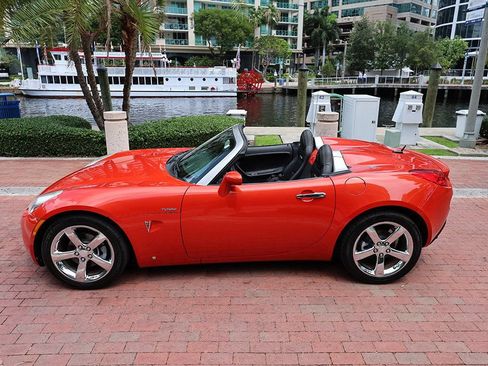 Used 2008 Pontiac Solstice GXP w/ Premium Package RWD image 28