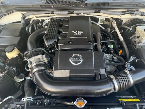 Used 2011 Nissan Frontier SV w/ SV Premium Utility Pkg image 21