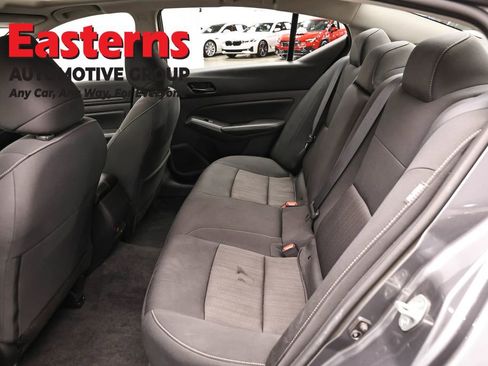 Used 2024 Nissan Altima 2.5 SV w/ SV Premium Package AWD/4WD image 22