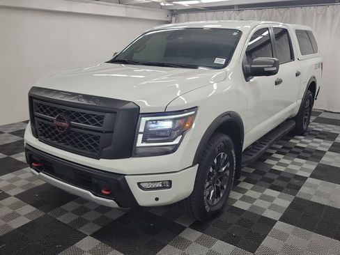 Used 2023 Nissan Titan PRO-4X w/ Pro-4x Convenience Package image 7