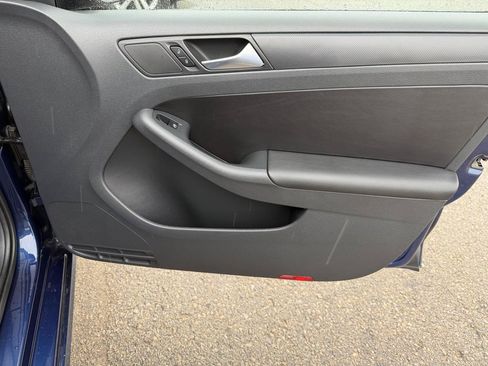 Used 2012 Volkswagen Jetta SE FWD image 20