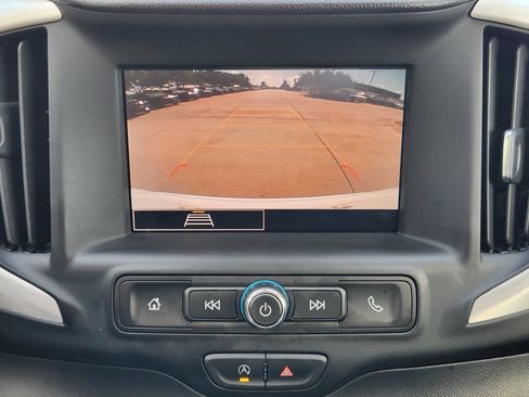 Used 2024 GMC Terrain SLE w/ Driver Convenience Package FWD image 6