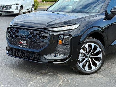 New 2026 Audi Q3 quattro 2.0T AWD/4WD image 1