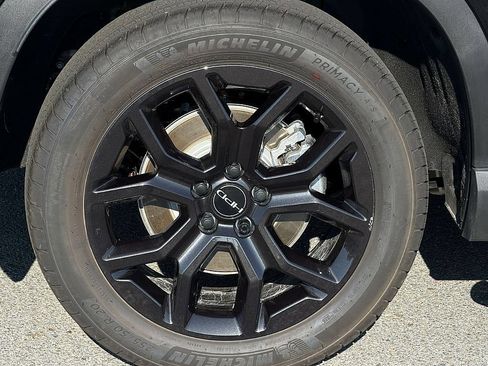 Used 2025 Honda Pilot Touring image 8