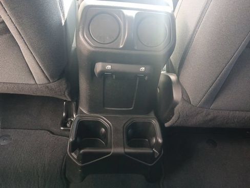 Used 2024 Jeep Wrangler Unlimited Sport AWD/4WD image 12