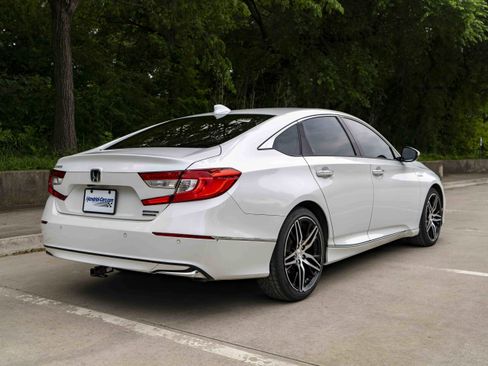 Used 2022 Honda Accord Touring image 9