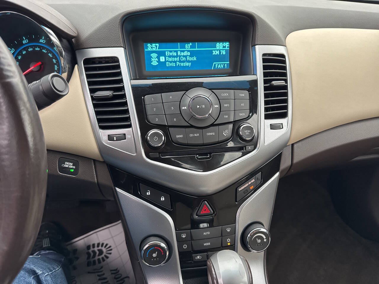 Used 2012 Chevrolet Cruze LTZ FWD image 11