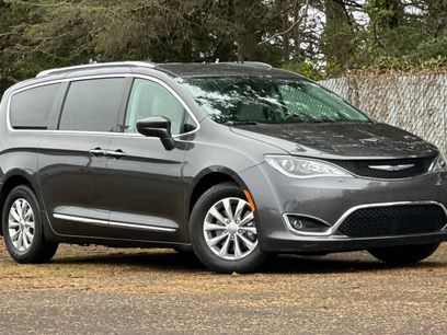 Used 2018 Chrysler Pacifica Touring-L Plus