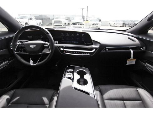 New 2026 Cadillac Lyriq Luxury image 9