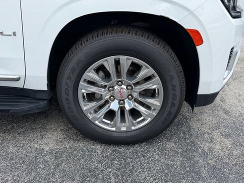 Used 2023 GMC Yukon Denali AWD/4WD image 9