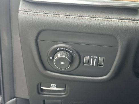 New 2026 Jeep Grand Cherokee Summit AWD/4WD image 22