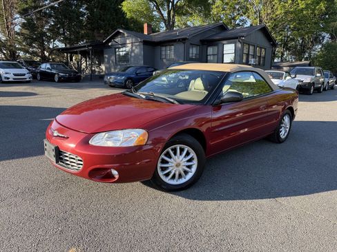 Used 2003 Chrysler Sebring LXi image 2