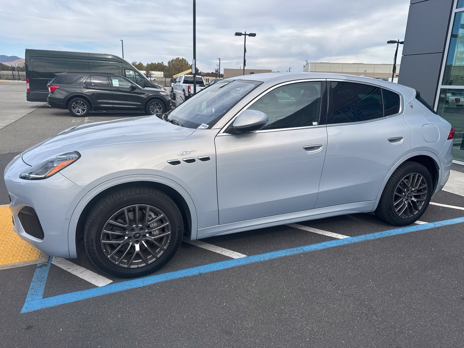 Used 2024 Maserati Grecale GT AWD/4WD image 3