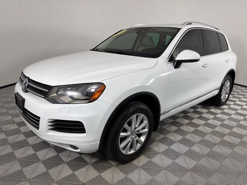 Used 2013 Volkswagen Touareg VR6 AWD/4WD image 9