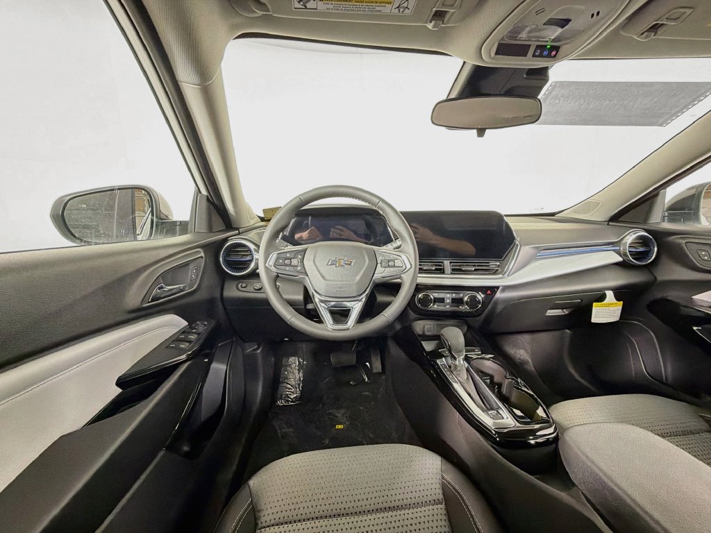 New 2026 Chevrolet Trax LT w/ Driver Confidence Package FWD image 19