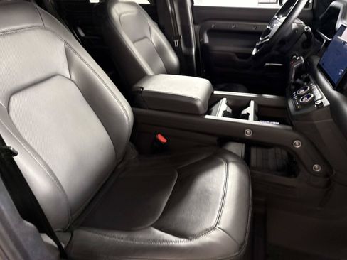 Used 2025 Land Rover Defender 110 X-Dynamic SE AWD/4WD image 10
