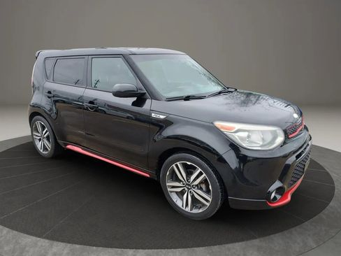Used 2015 Kia Soul + image 9