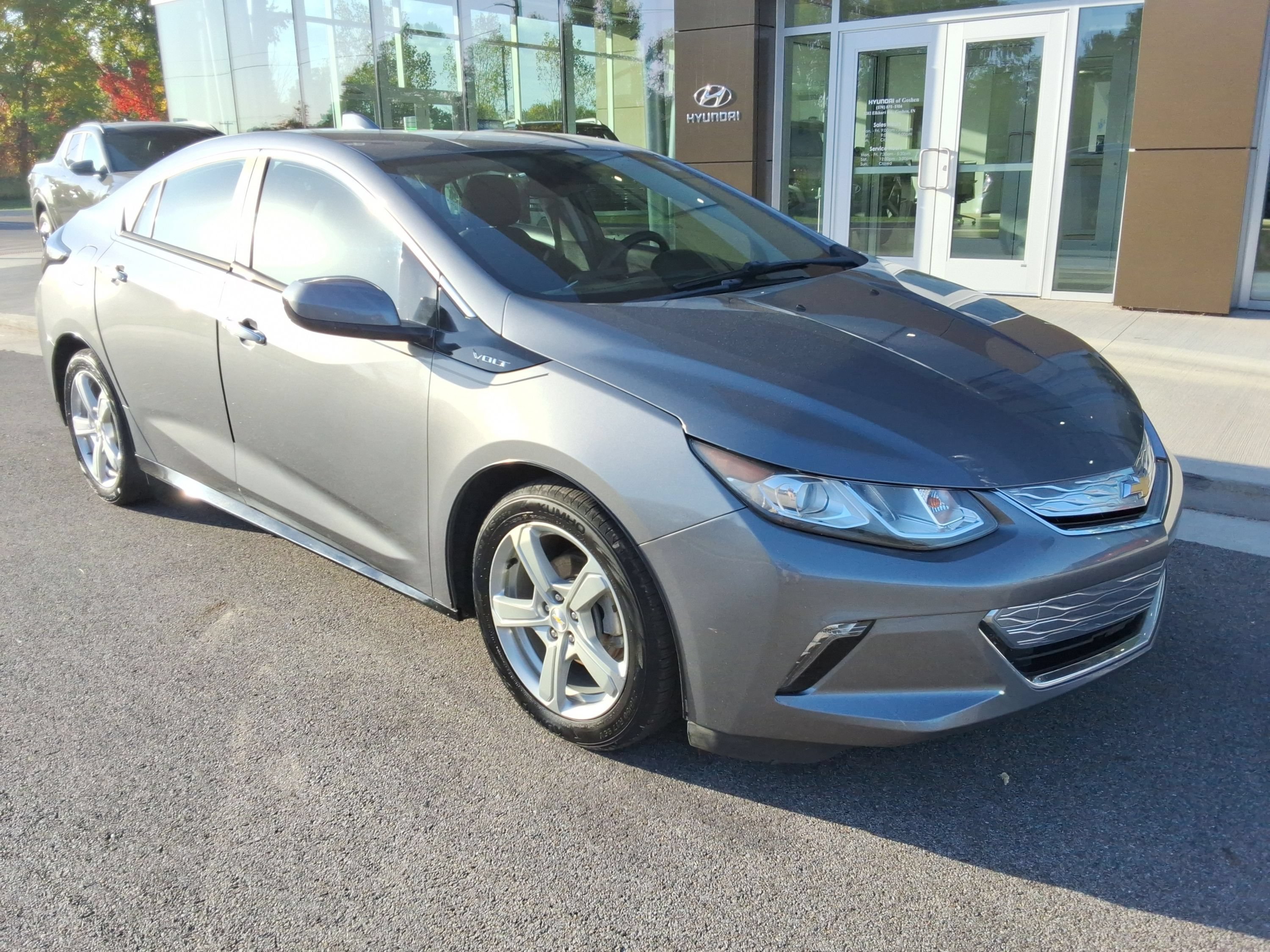 Used 2018 Chevrolet Volt LT FWD image 17