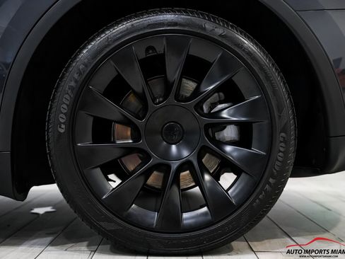 Used 2024 Tesla Model Y Long Range AWD/4WD image 83