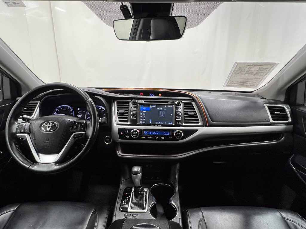 Used 2018 Toyota Highlander XLE AWD/4WD image 19
