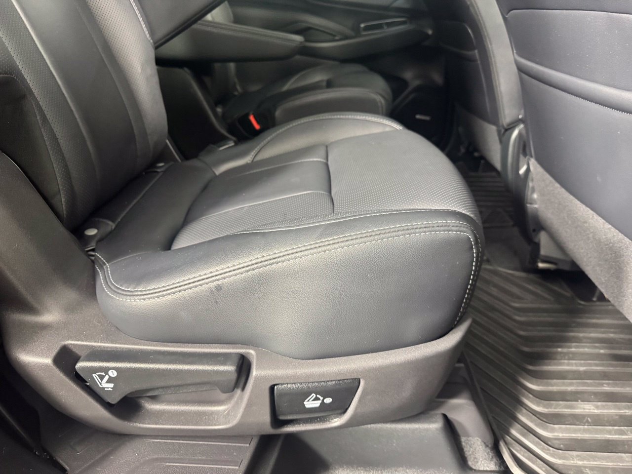 Used 2023 Subaru Ascent Limited w/ Technology Package AWD/4WD image 33