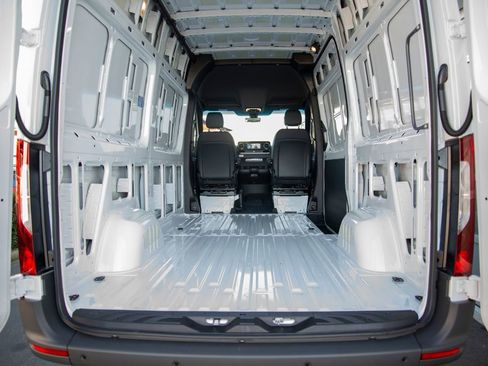 New 2026 Mercedes-Benz Sprinter 2500 image 21