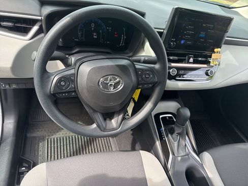 Used 2026 Toyota Corolla LE image 9