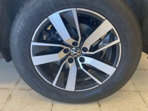 Used 2023 Volkswagen Atlas SE AWD/4WD image 28