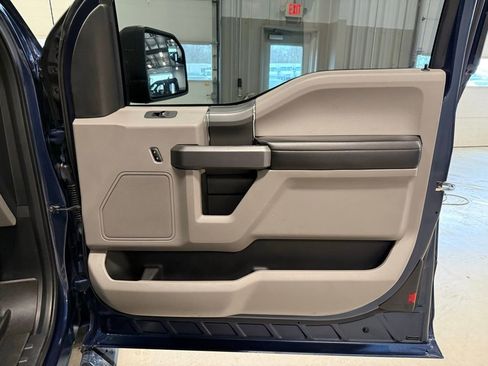 Used 2015 Ford F150 XLT w/ Equipment Group 302A Luxury image 32