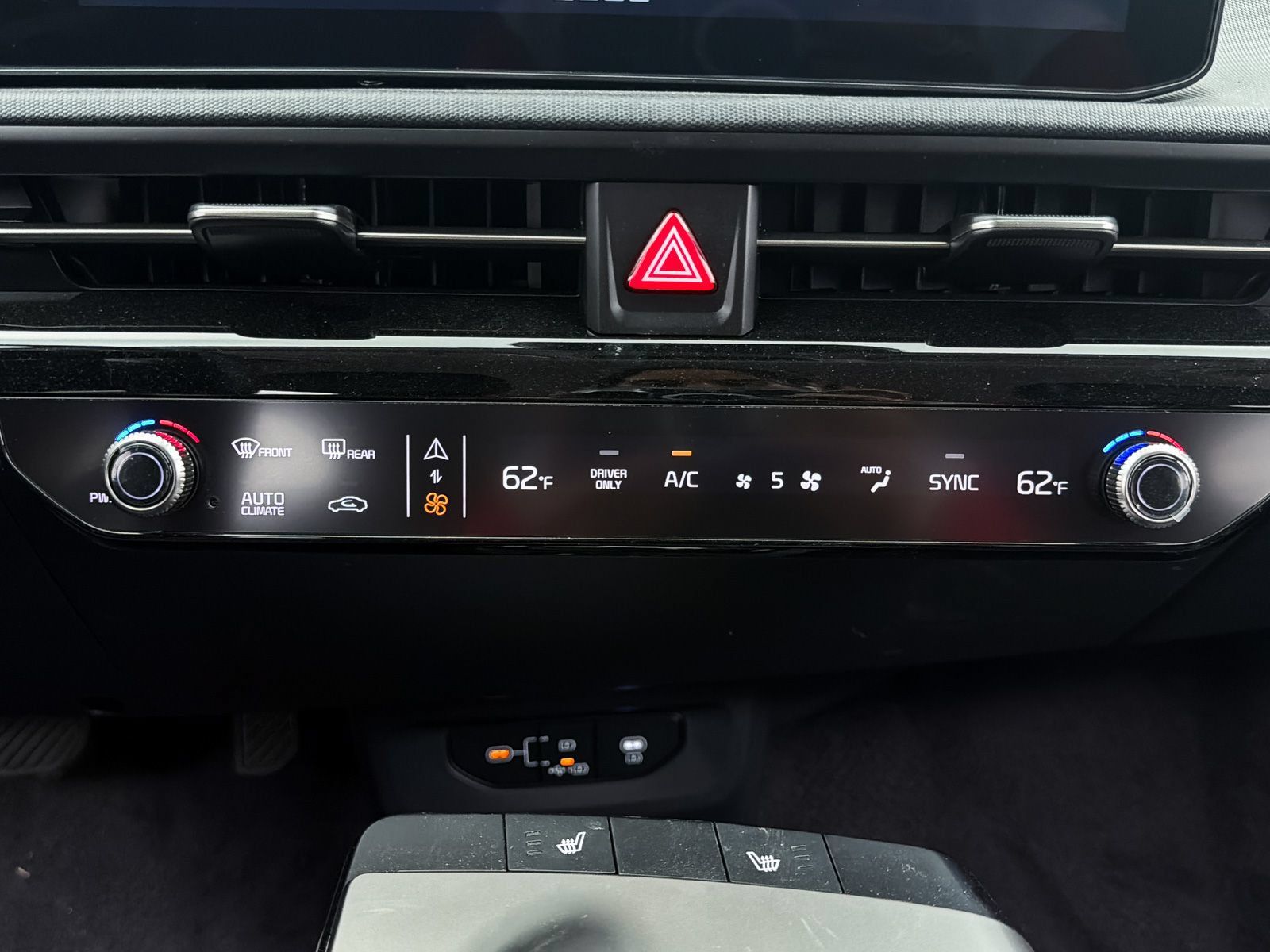 Used 2025 Kia EV6 Light w/ Light LR Technology Package RWD image 23