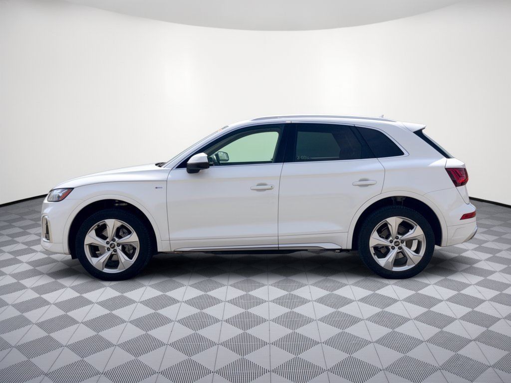 Used 2023 Audi Q5 2.0T Premium Plus w/ Premium Plus Package AWD/4WD image 2
