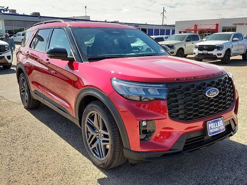 New 2026 Ford Explorer ST-Line w/ ST-Line Street Pack RWD image 4