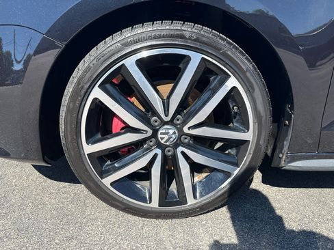 Used 2014 Volkswagen Jetta GLI Autobahn FWD image 9