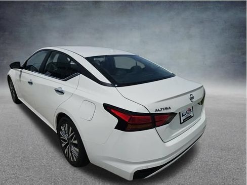 Used 2025 Nissan Altima 2.5 SV FWD image 6