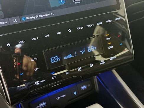 Used 2024 Hyundai Santa Cruz Limited image 19