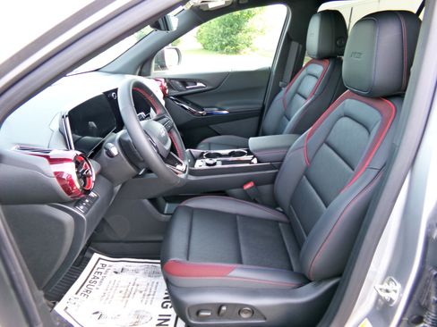 New 2026 Chevrolet Equinox RS w/ Convenience Package III FWD image 11