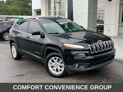 Used 2017 Jeep Cherokee Latitude w/ Comfort/Convenience Group