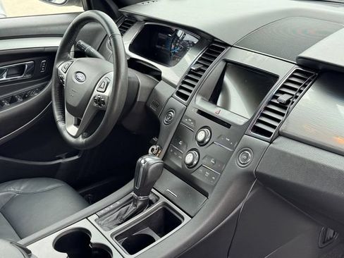 Used 2018 Ford Taurus SEL AWD/4WD image 7