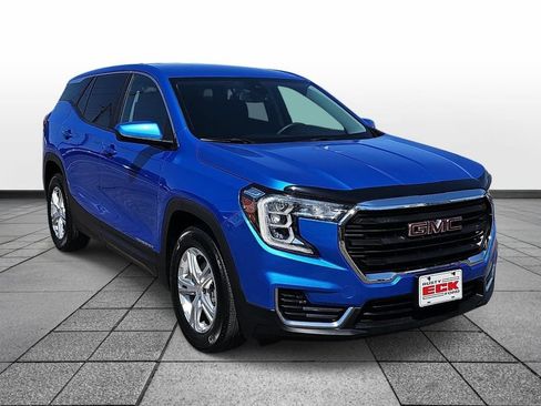 Used 2024 GMC Terrain SLE FWD image 3