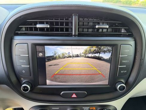 Certified 2025 Kia Soul LX image 19