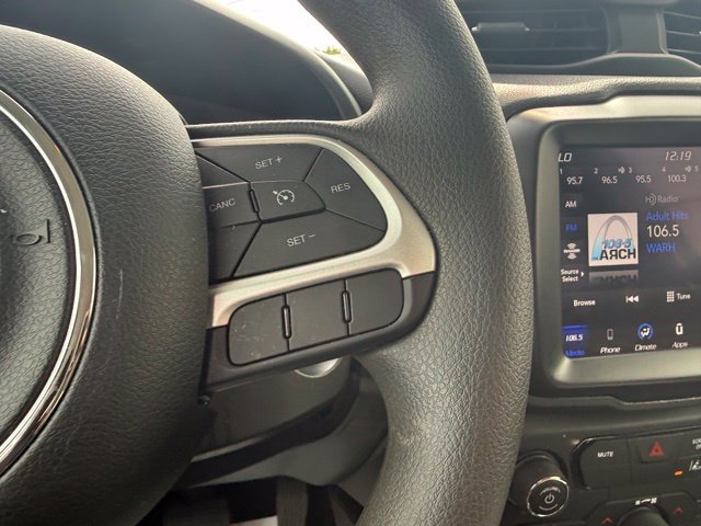 Used 2023 Jeep Renegade Latitude AWD/4WD image 21