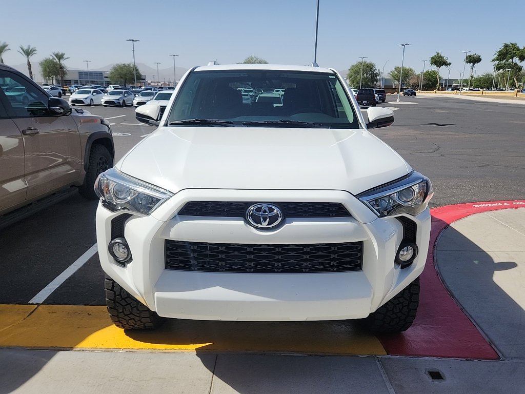 Used 2016 Toyota 4Runner SR5 AWD/4WD image 2