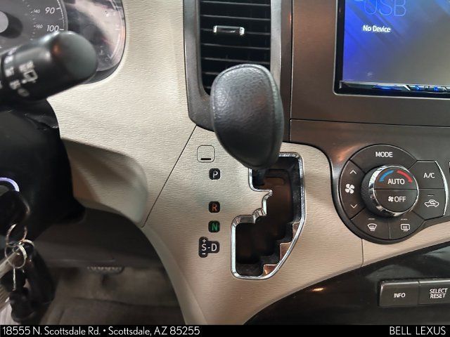 Used 2013 Toyota Sienna LE w/ Towing Pkg FWD image 26