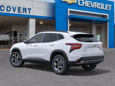 New 2026 Chevrolet Trax LT FWD image 3