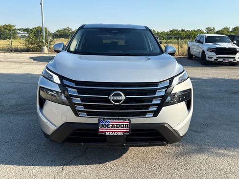 Used 2025 Nissan Rogue SV AWD/4WD image 8