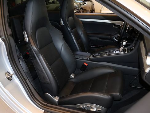 Used 2014 Porsche 911 Turbo S image 20