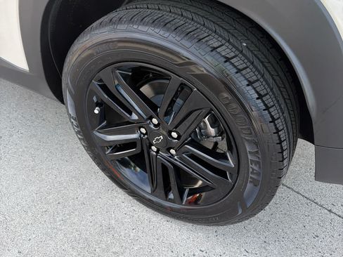New 2026 Chevrolet Trax ACTIV w/ Sunroof Package FWD image 10
